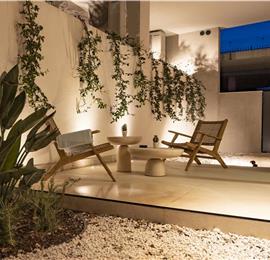 Selection of 5 bedroom seafront villas with heated pool on Ciovo near Trogir, sleeps 10
